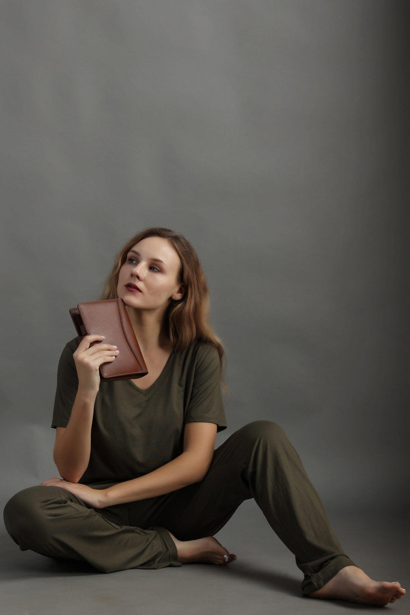 Comfortable V-Neck Pyjama Set with Slip-On Bottoms - Solid Print ...