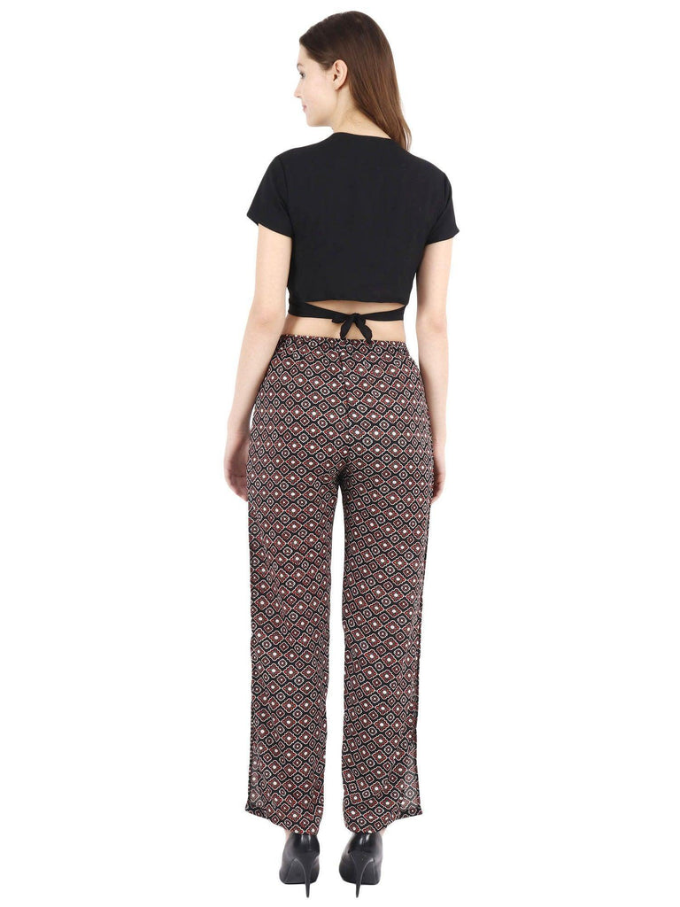 Model wearing Polyester Crop Top with Pattern type: Solid-5