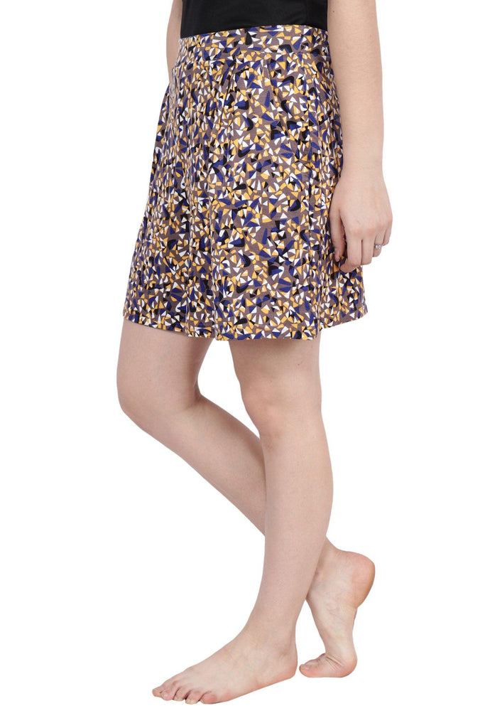 Model wearing Viscose Elastane Shorts with Pattern type: Triangular-4