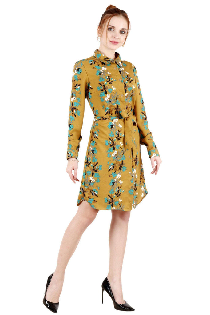 Model wearing Polyester Midi Dress with Pattern type: Floral-8