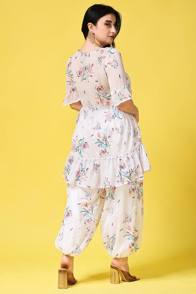 Model wearing Polyster Chiffon Co-ord Set with Pattern type: Floral-1
