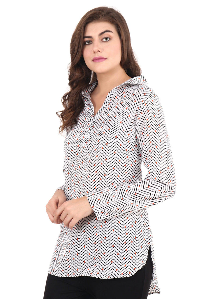 Model wearing Polyester Tunic with Pattern type: Geometric-1