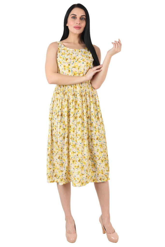 Model wearing Polyester Midi Dress with Pattern type: Floral-4