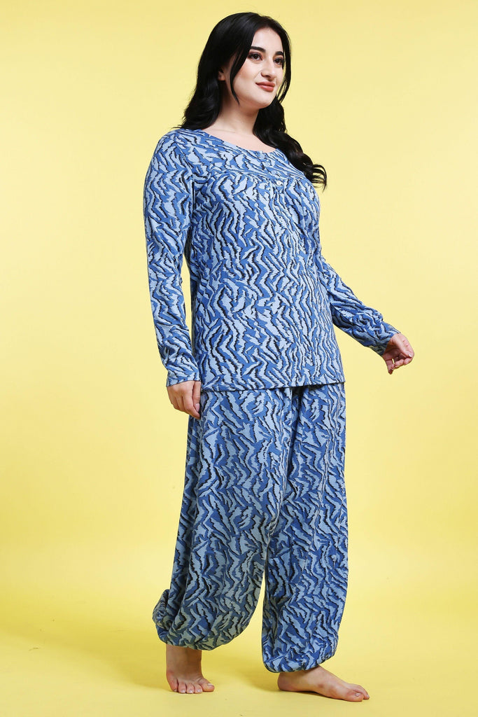 Model wearing Cotton Blended Night Suit Set with Pattern type: Zig Zag-3
