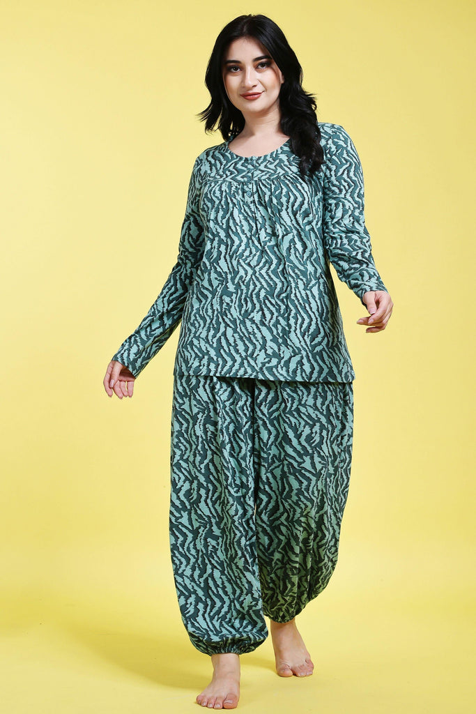 Model wearing Cotton Blended Night Suit Set with Pattern type: Zig Zag-1