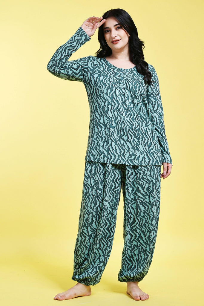 Model wearing Cotton Blended Night Suit Set with Pattern type: Zig Zag-2